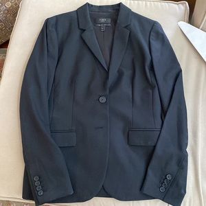 J. Crew 1035 Super 120’s Black Wool Pant Suit includes jacket and pants. Size 8.